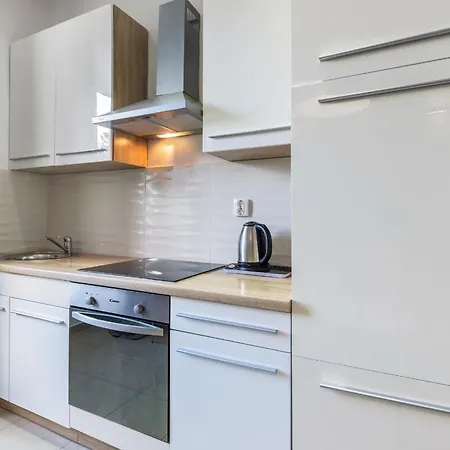דירה Classic One Bedroom With Sea View פולה